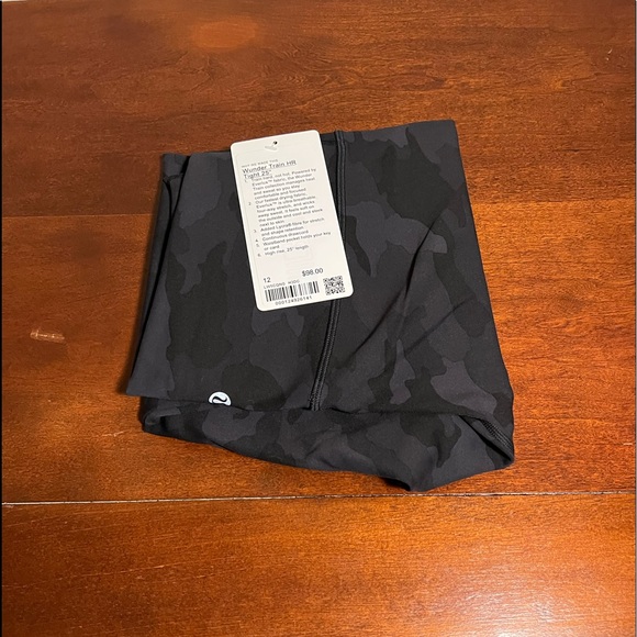 lululemon athletica Pants - NWT Wunder Train HR Tight 25”. Size 12. Color - H3DC - Heritage 365 Camo